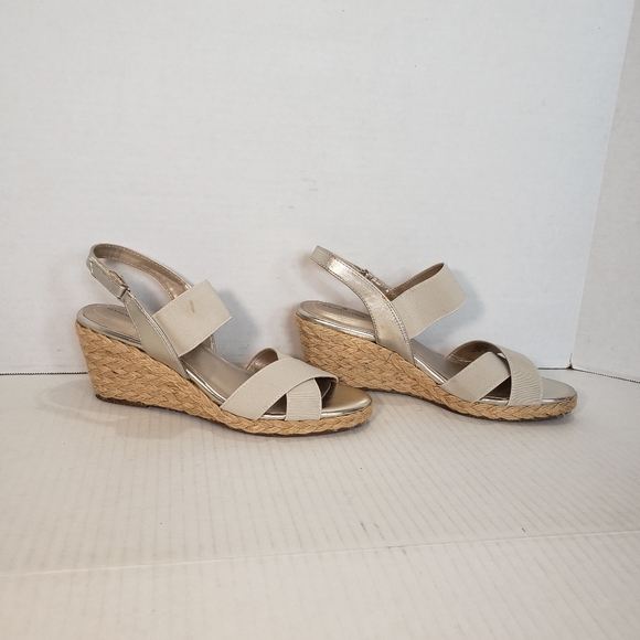 Women's Bandolino Hearsay Espadrille Wedge Sandals - Picture 2 of 5